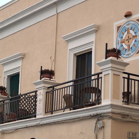 Palazzo Barba Bed & Breakfast กัลลีโปลี ภายนอก รูปภาพ