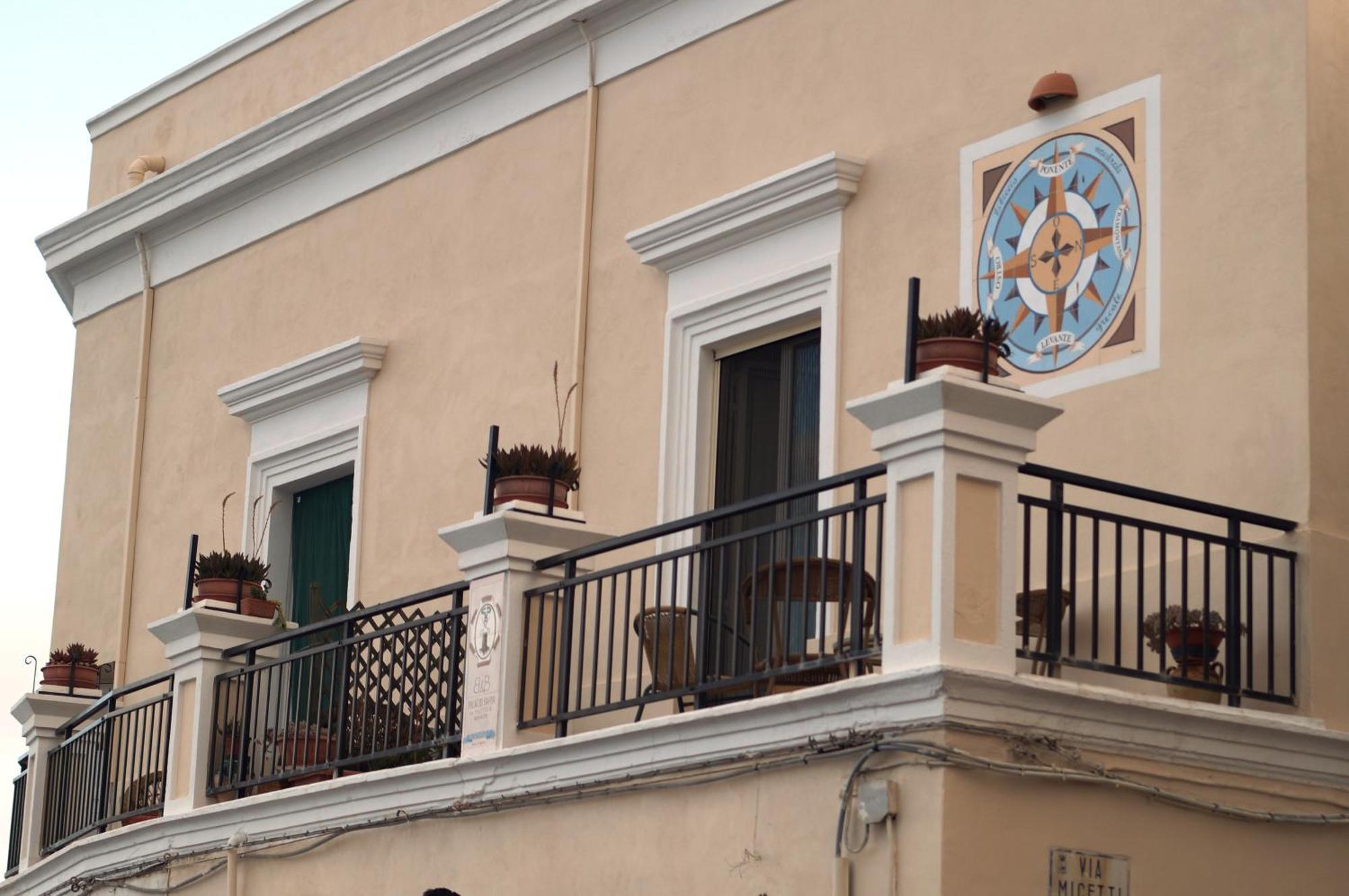 Palazzo Barba Bed & Breakfast กัลลีโปลี ภายนอก รูปภาพ