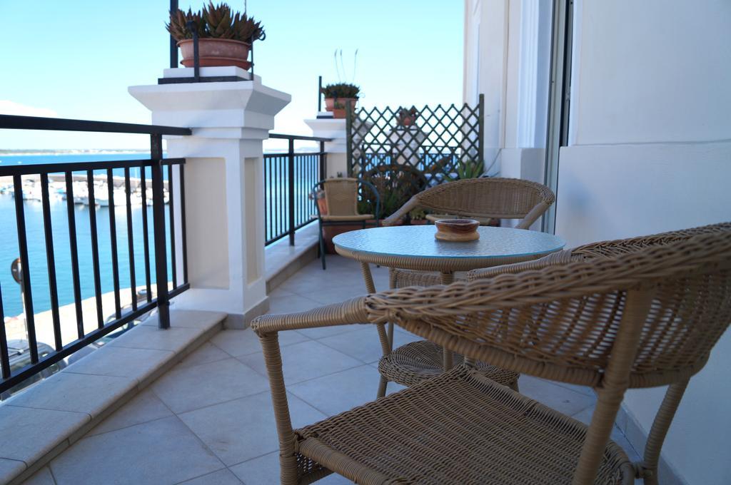 Palazzo Barba Bed & Breakfast กัลลีโปลี ภายนอก รูปภาพ