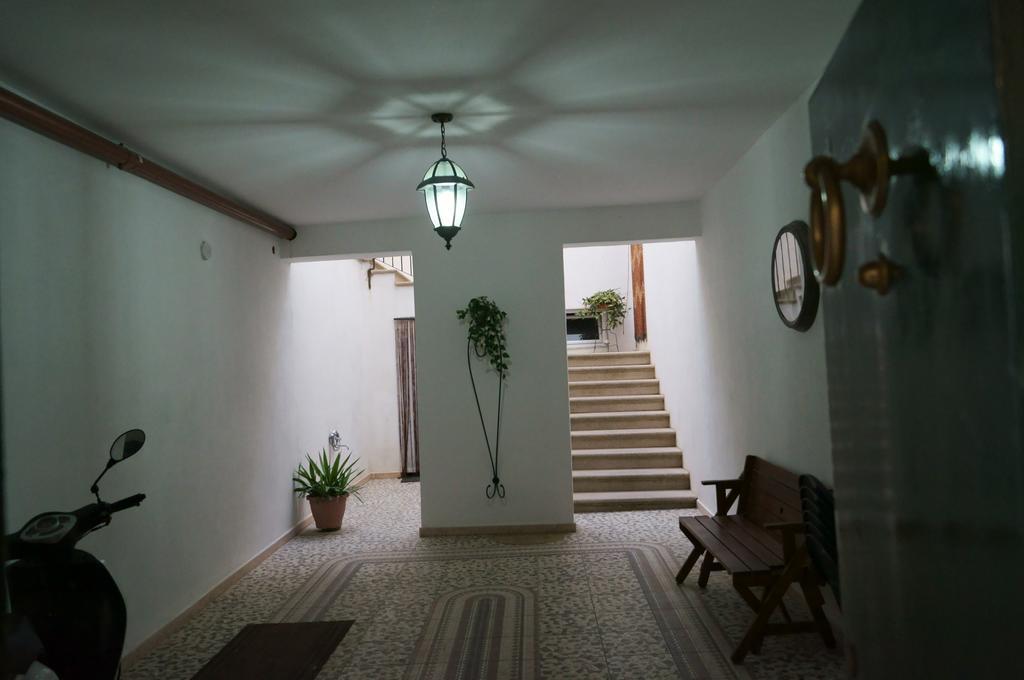 Palazzo Barba Bed & Breakfast กัลลีโปลี ภายนอก รูปภาพ