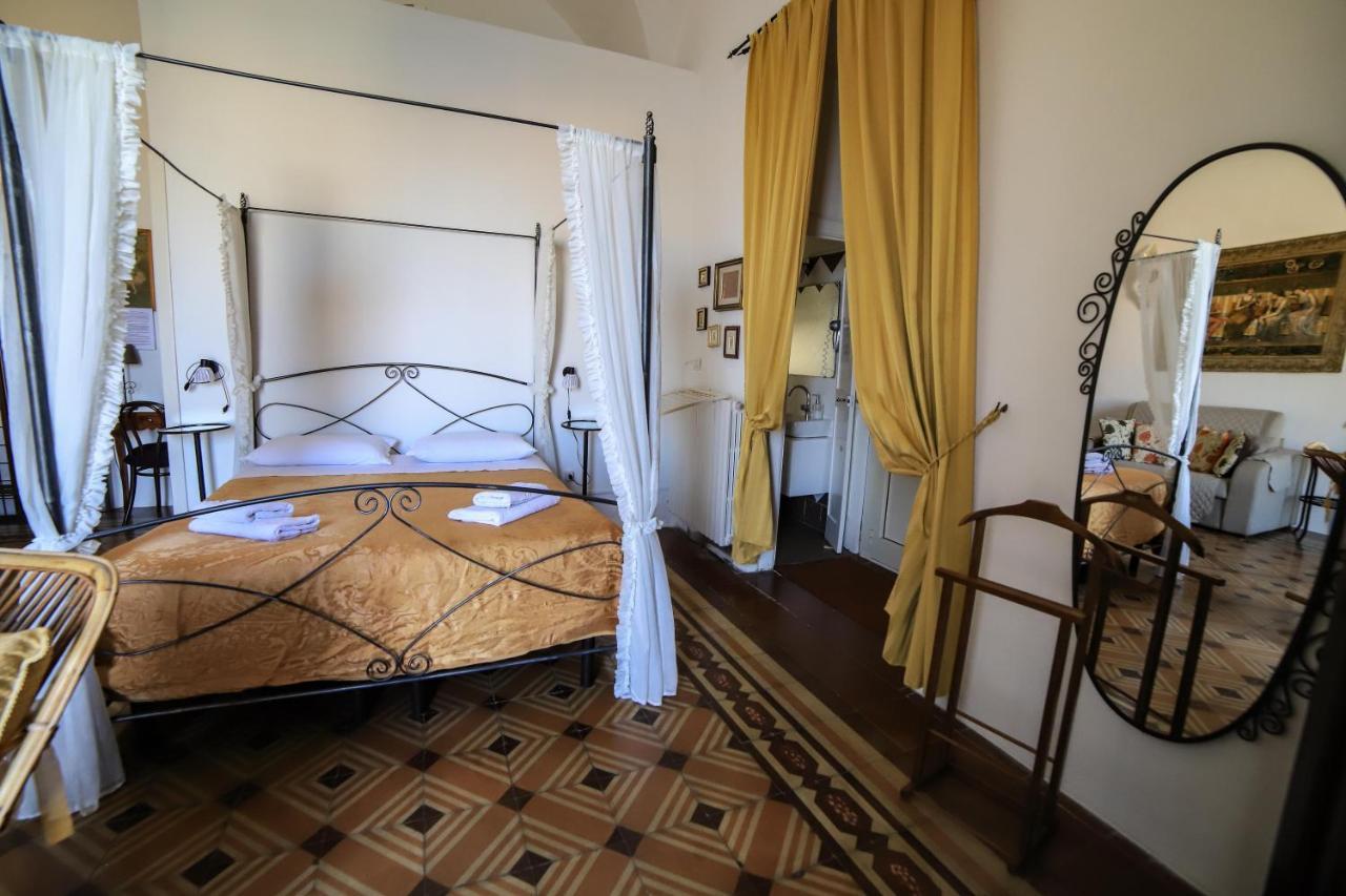 Palazzo Barba Bed & Breakfast กัลลีโปลี ภายนอก รูปภาพ