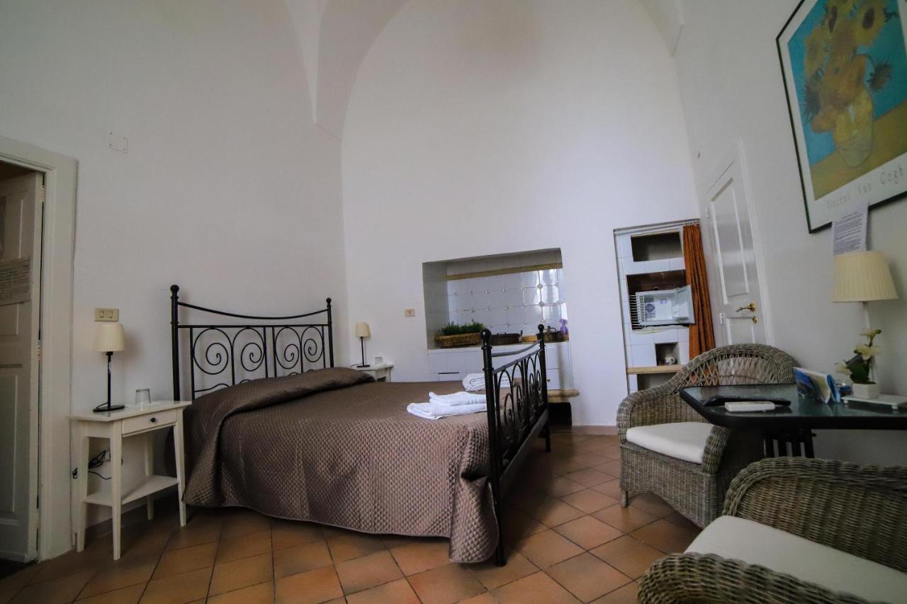 Palazzo Barba Bed & Breakfast กัลลีโปลี ภายนอก รูปภาพ