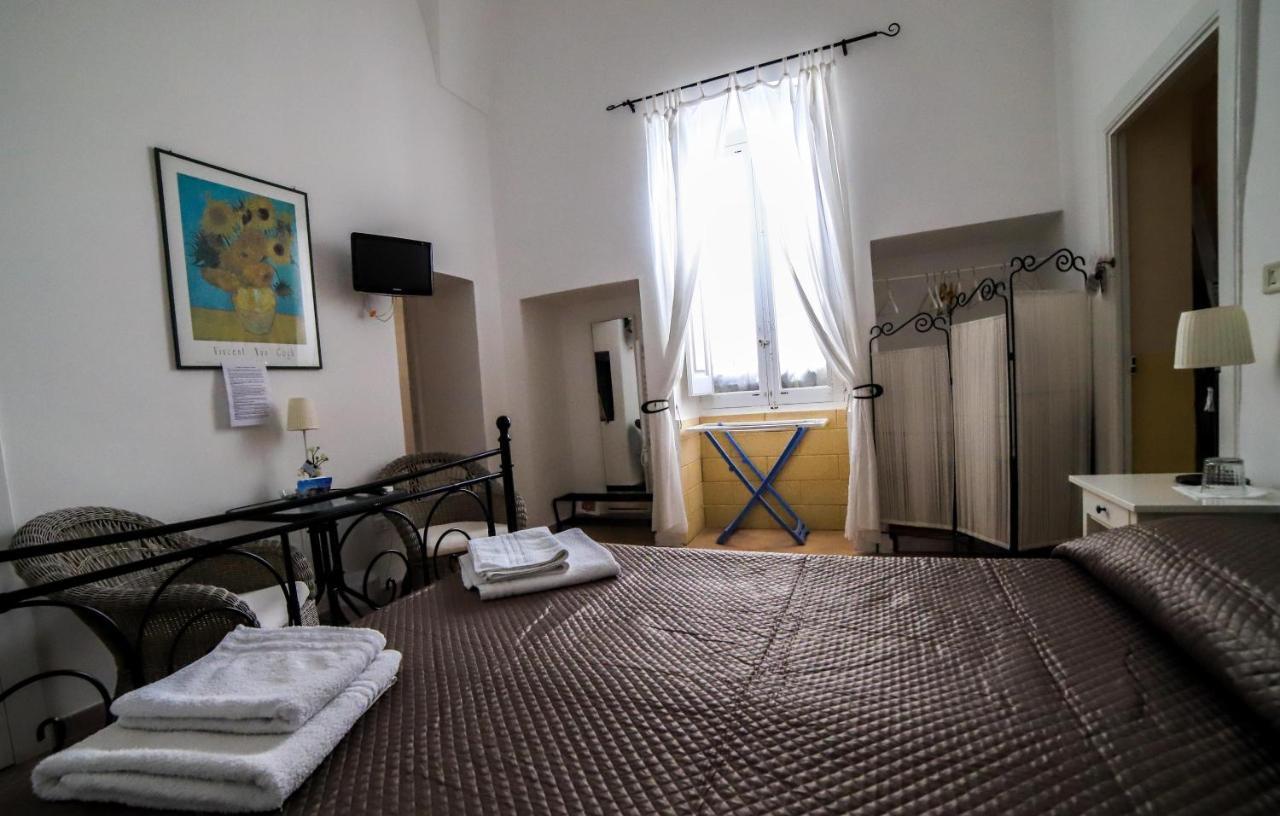 Palazzo Barba Bed & Breakfast กัลลีโปลี ภายนอก รูปภาพ