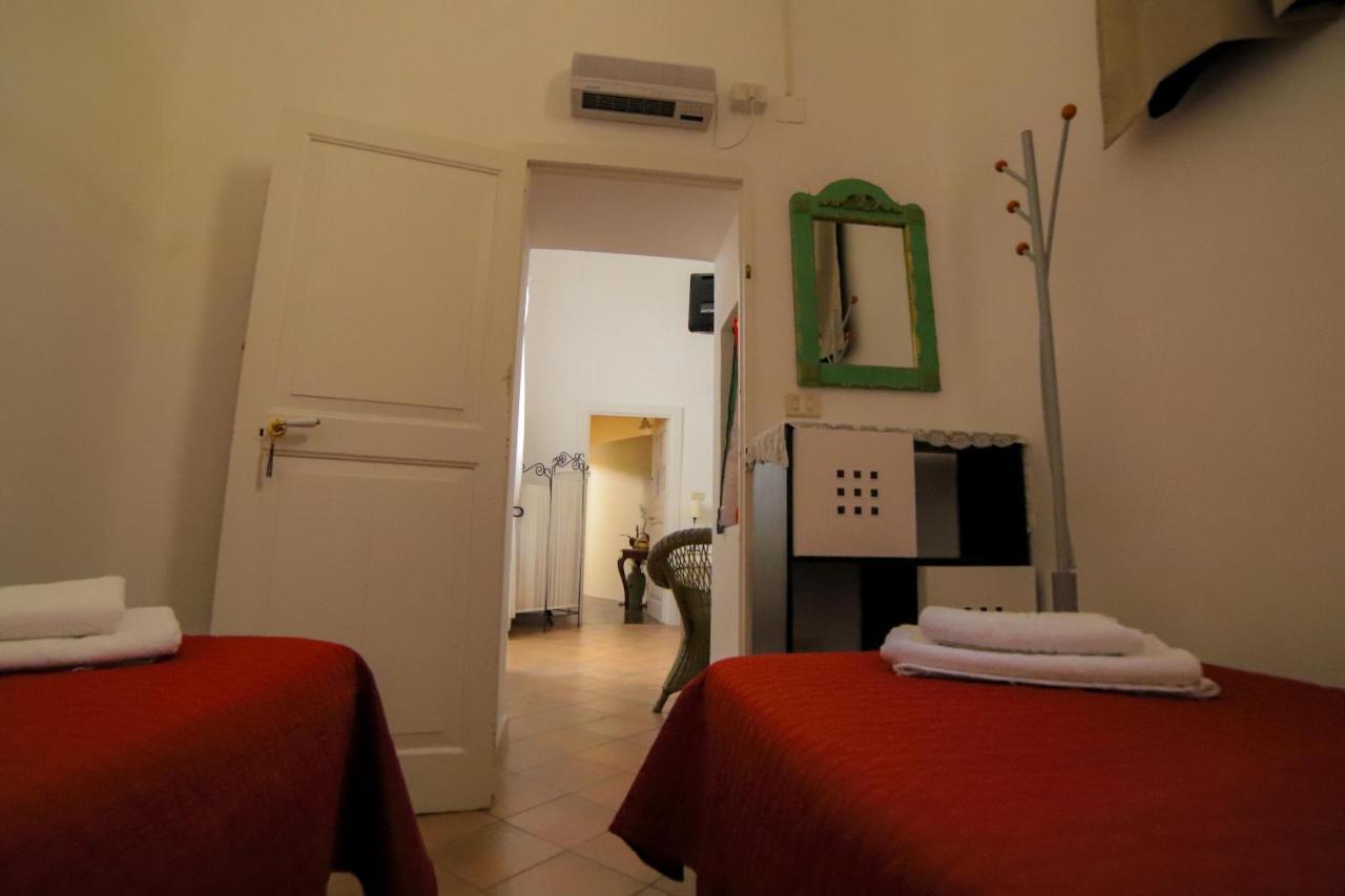 Palazzo Barba Bed & Breakfast กัลลีโปลี ภายนอก รูปภาพ